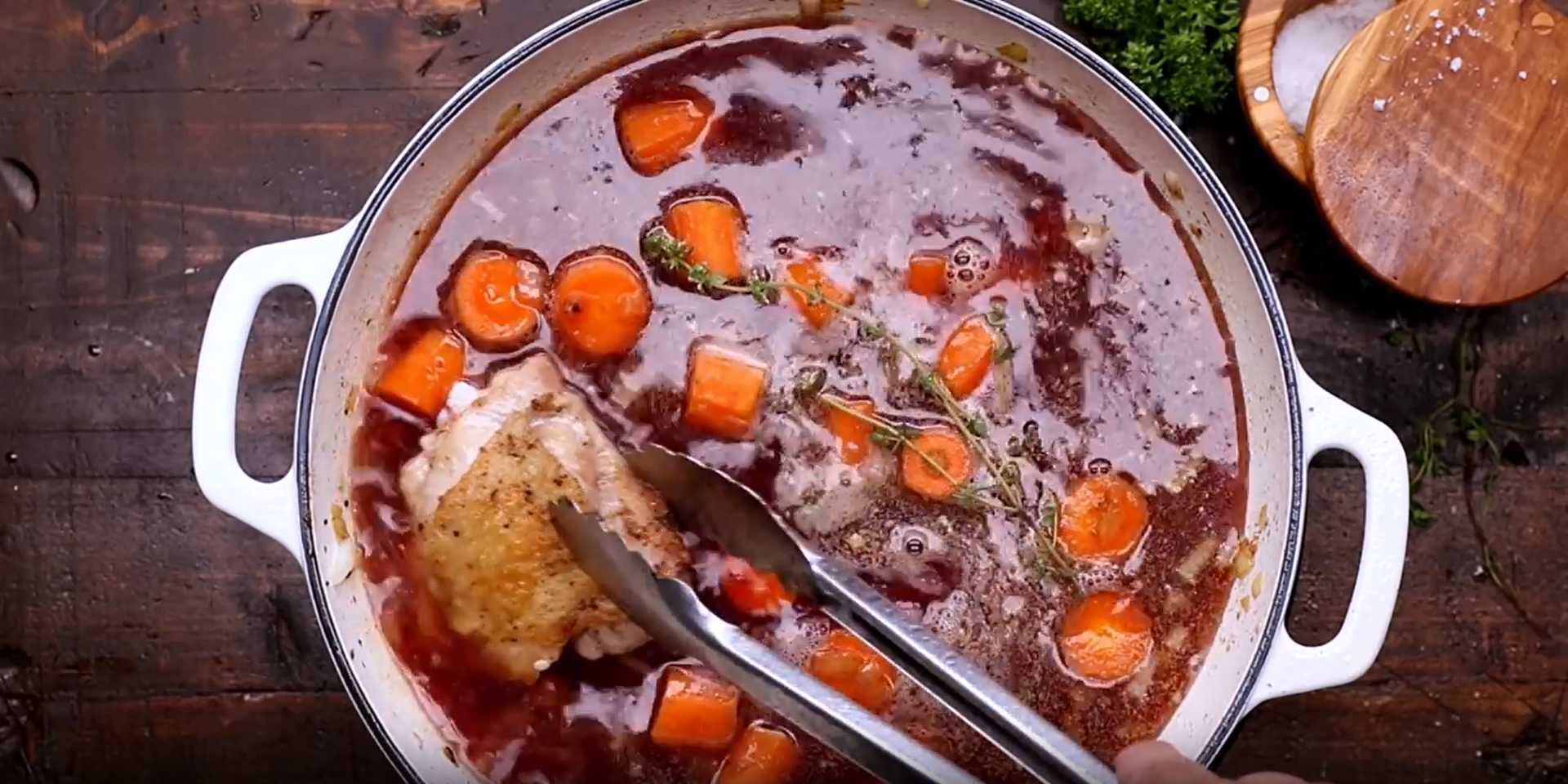 Le Coq dans le Vin - Étape 8