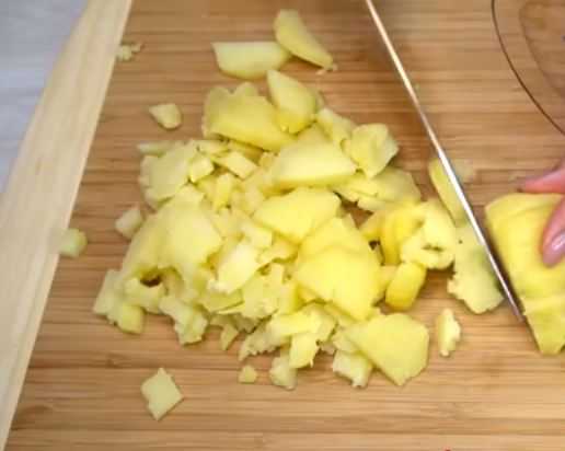 Salade Olivier au concombre frais - Étape 4