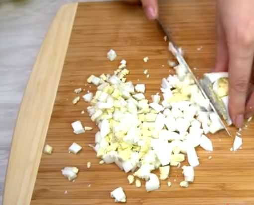 Salade Olivier au concombre frais - Étape 6