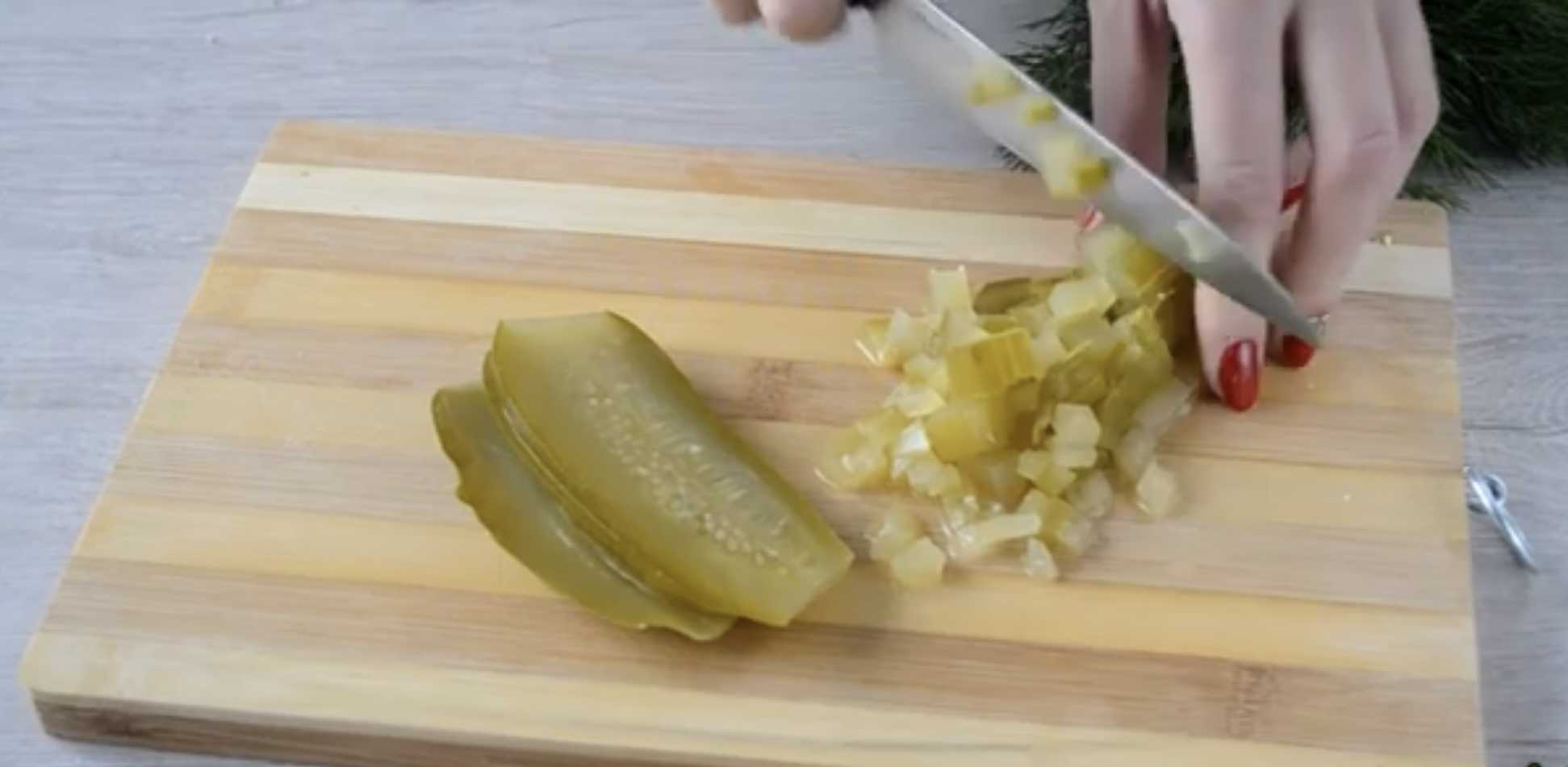 Salade Olivier aux cornichons - Étape 5