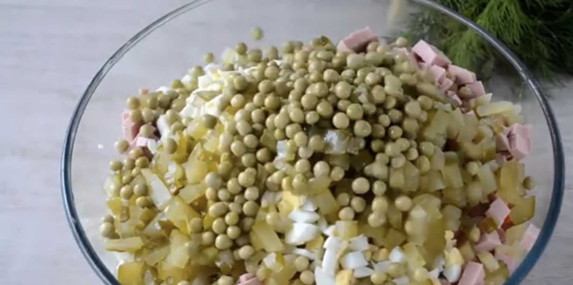 Salade Olivier aux cornichons - Étape 6