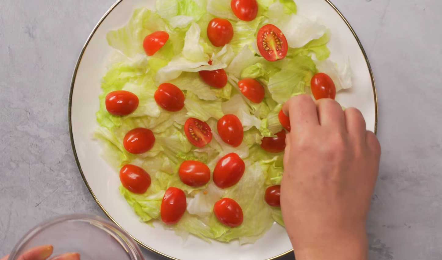 Salade César aux bâtonnets de crabe - Étape 3