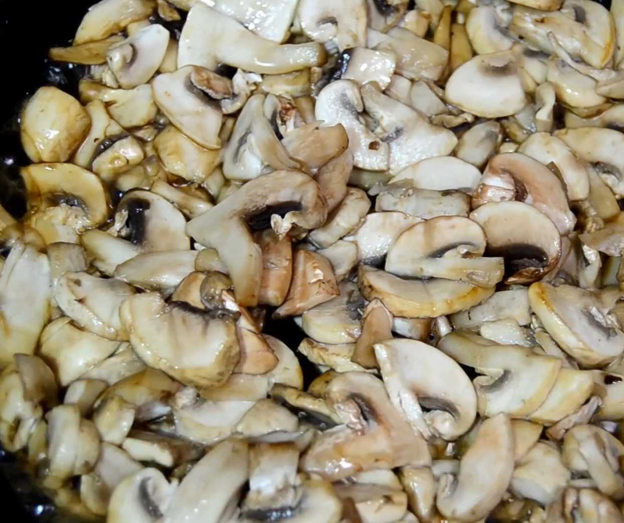 Salade de champignons et de bâtonnets de crabe - Étape 3