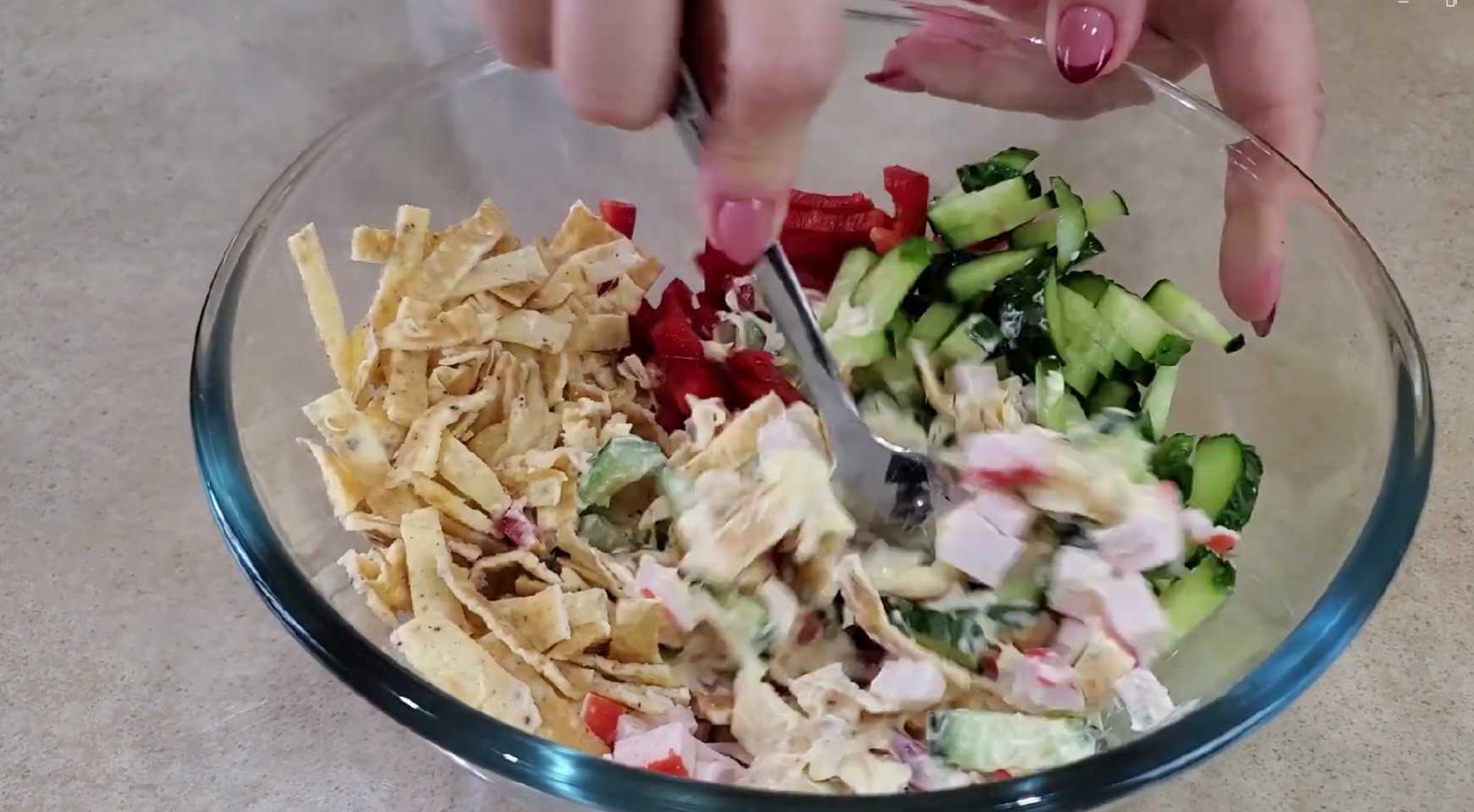 Salade de crabe avec crêpes aux œufs - Étape 9