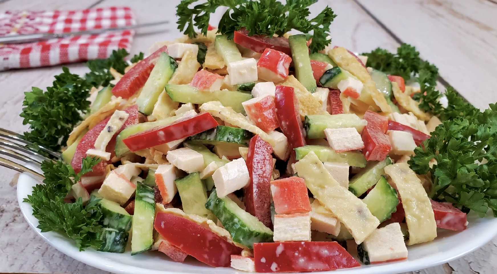 Salade de crabe avec crêpes aux œufs - Étape 10