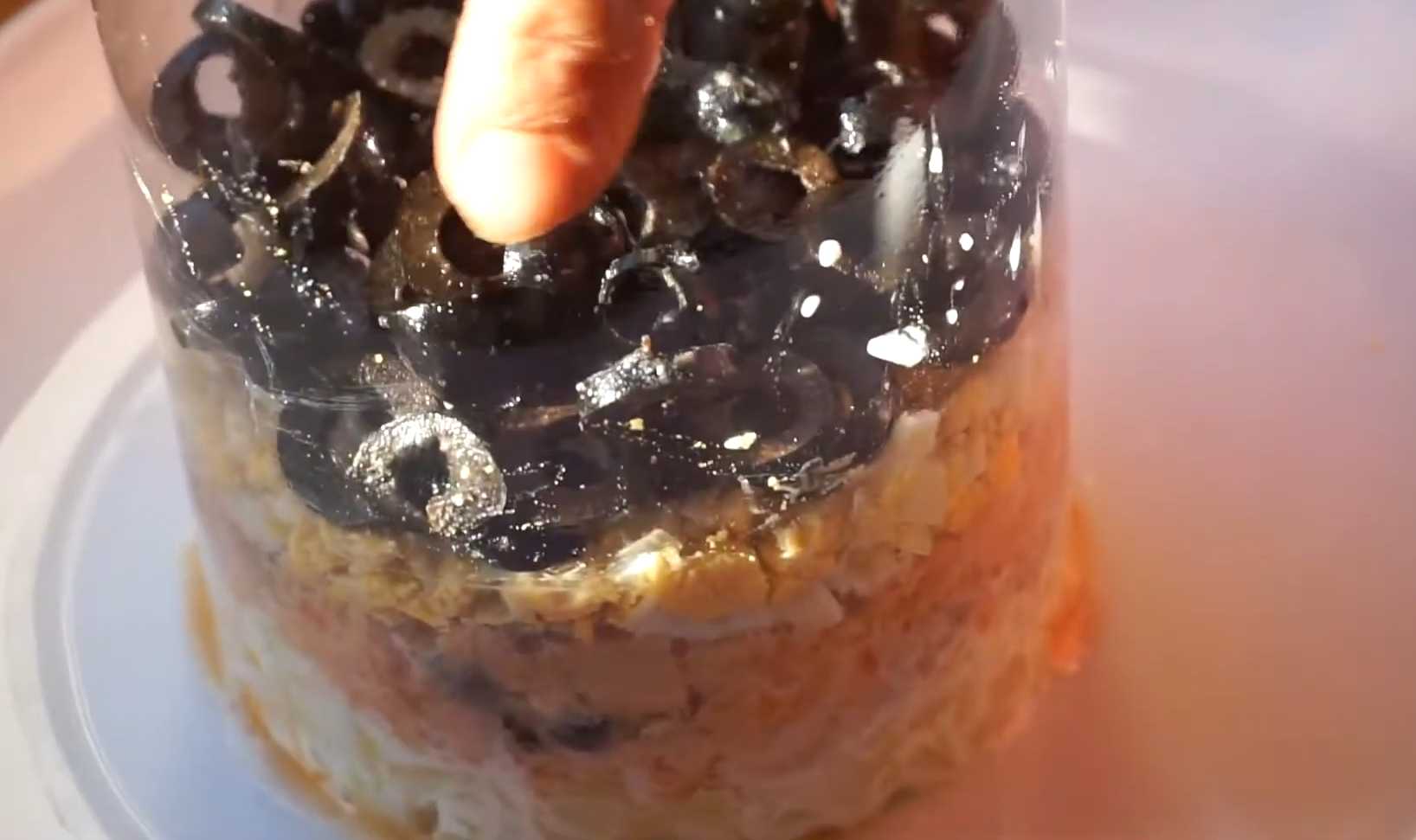 Salade de crabe avec poisson et olives - Étape 5