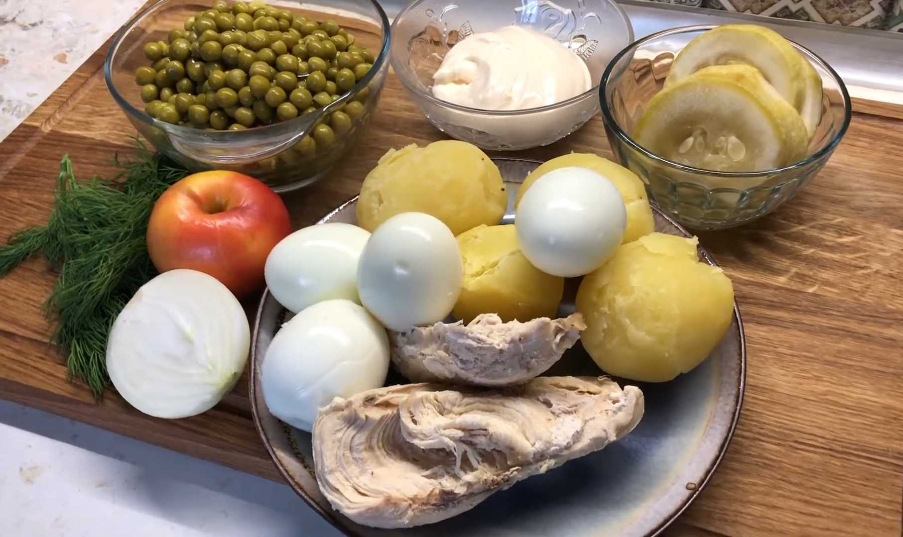 Salade Olivier sans concombres - Étape 1