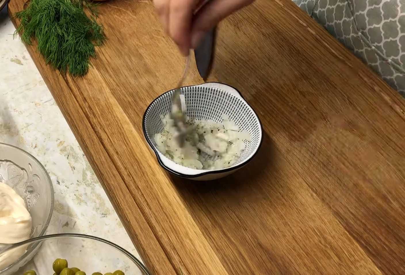 Salade Olivier sans concombres - Étape 2