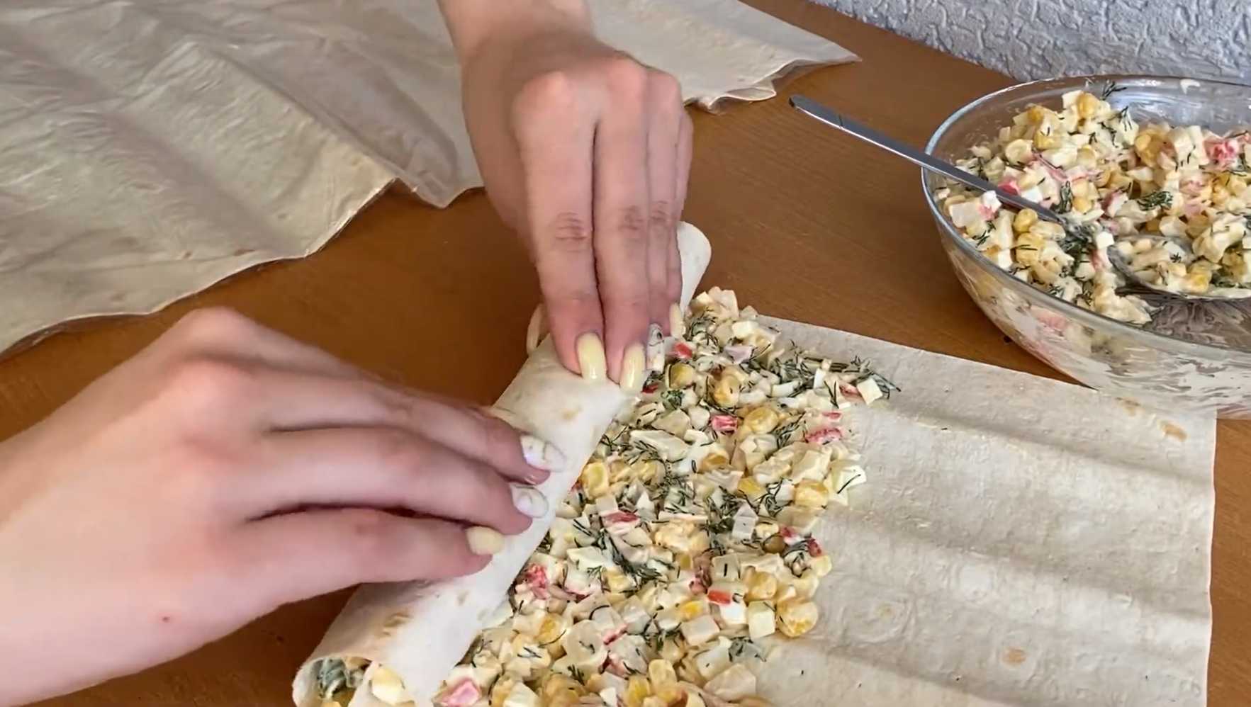 Salade de crabe en lavash - Étape 7