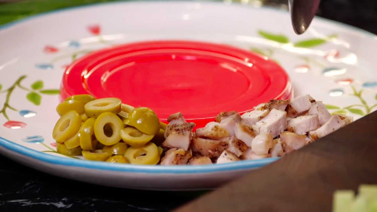 Recette originale de la salade Olivier - Étape 10