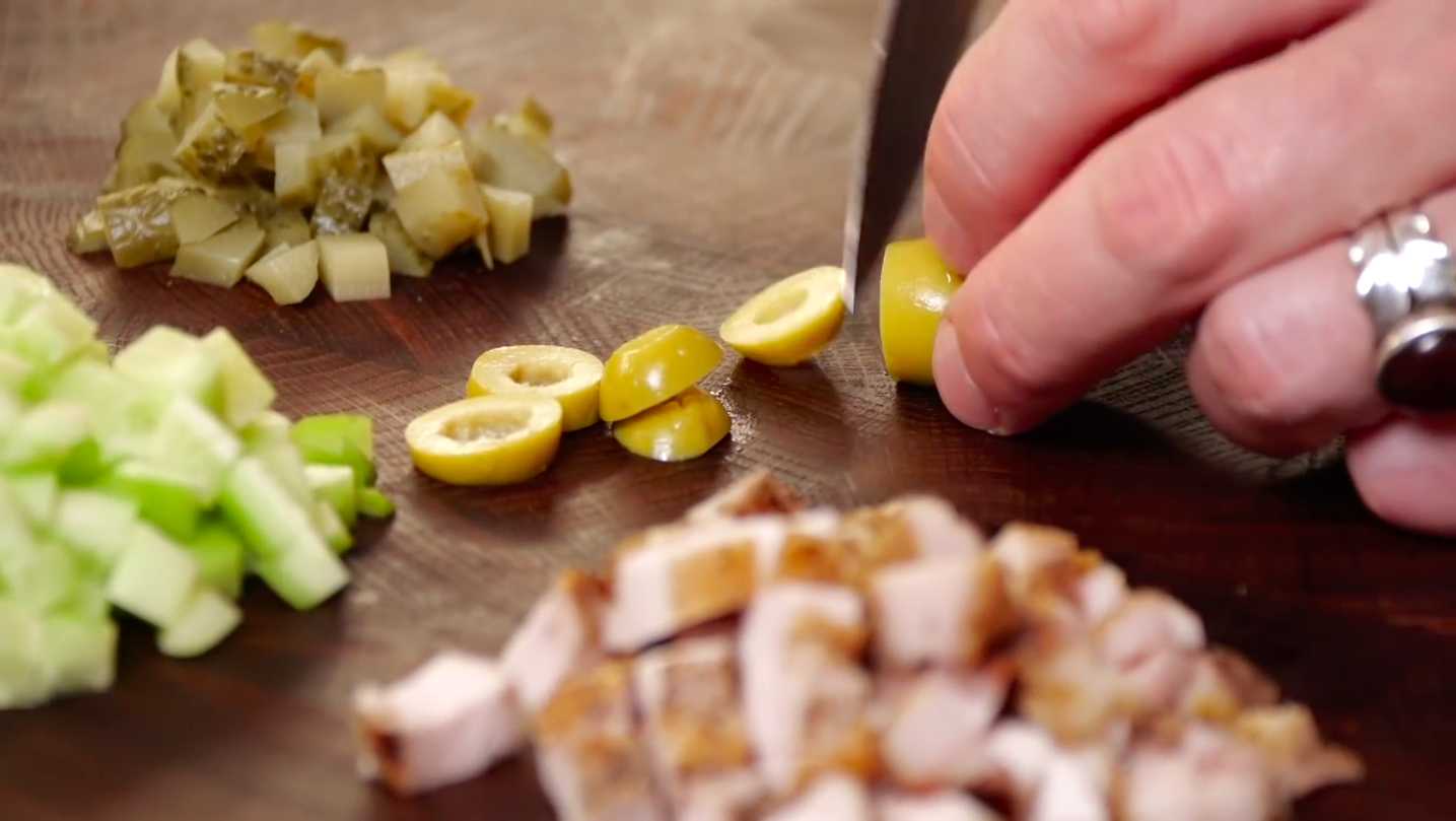 Recette originale de la salade Olivier - Étape 4