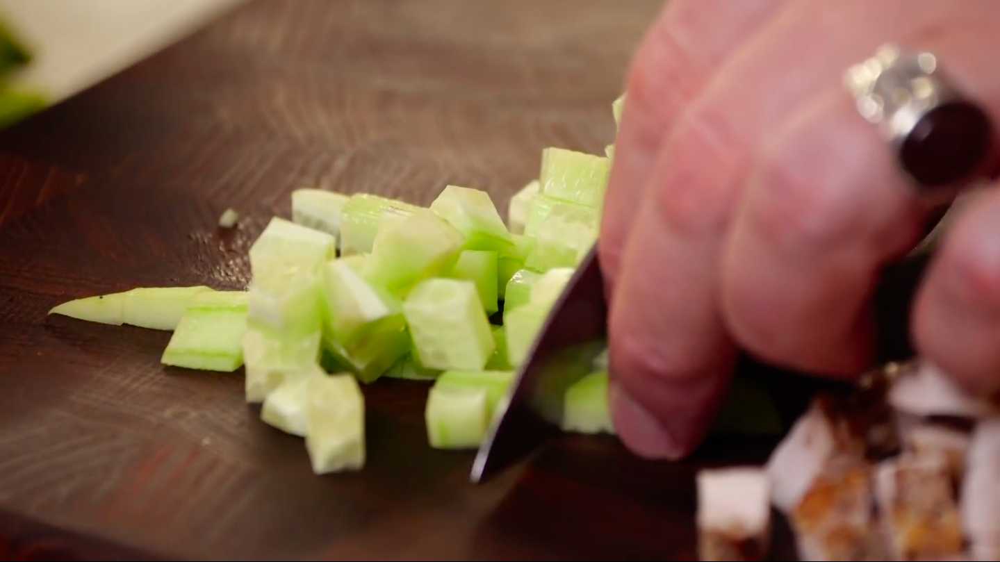 Recette originale de la salade Olivier - Étape 2