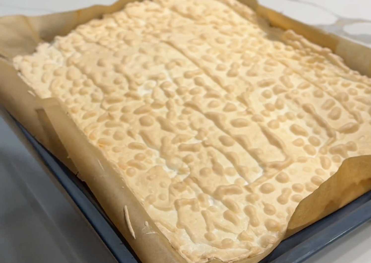 Roulé de meringue aux fruits rouges - Étape 4