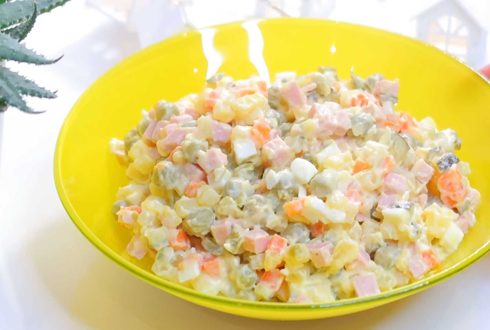 Salade Olivier classique - Étape 10