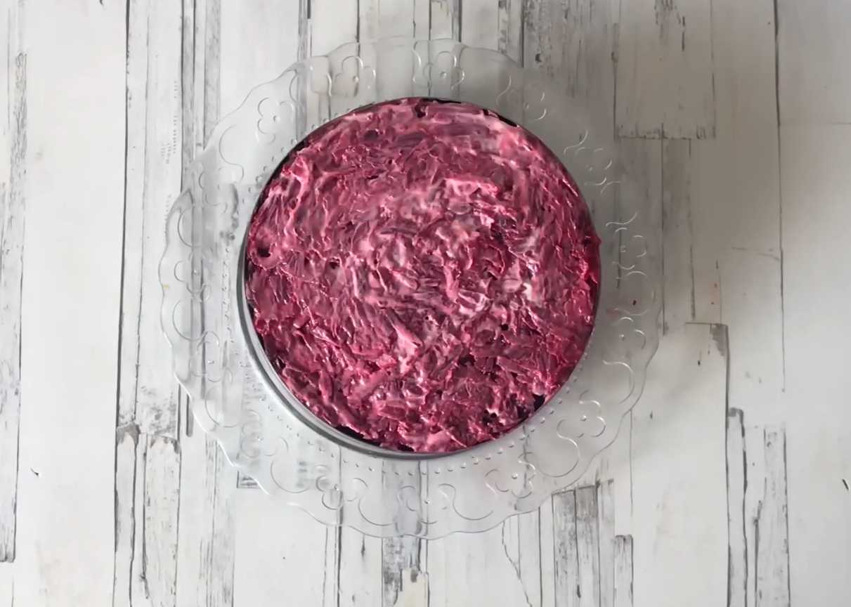 Hareng sous un manteau de fourrure avec du fromage fondu - Étape 8