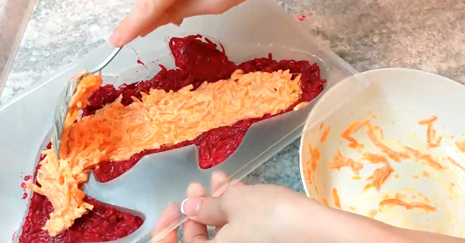 Hareng sous un manteau de fourrure en forme de poisson - Étape 8