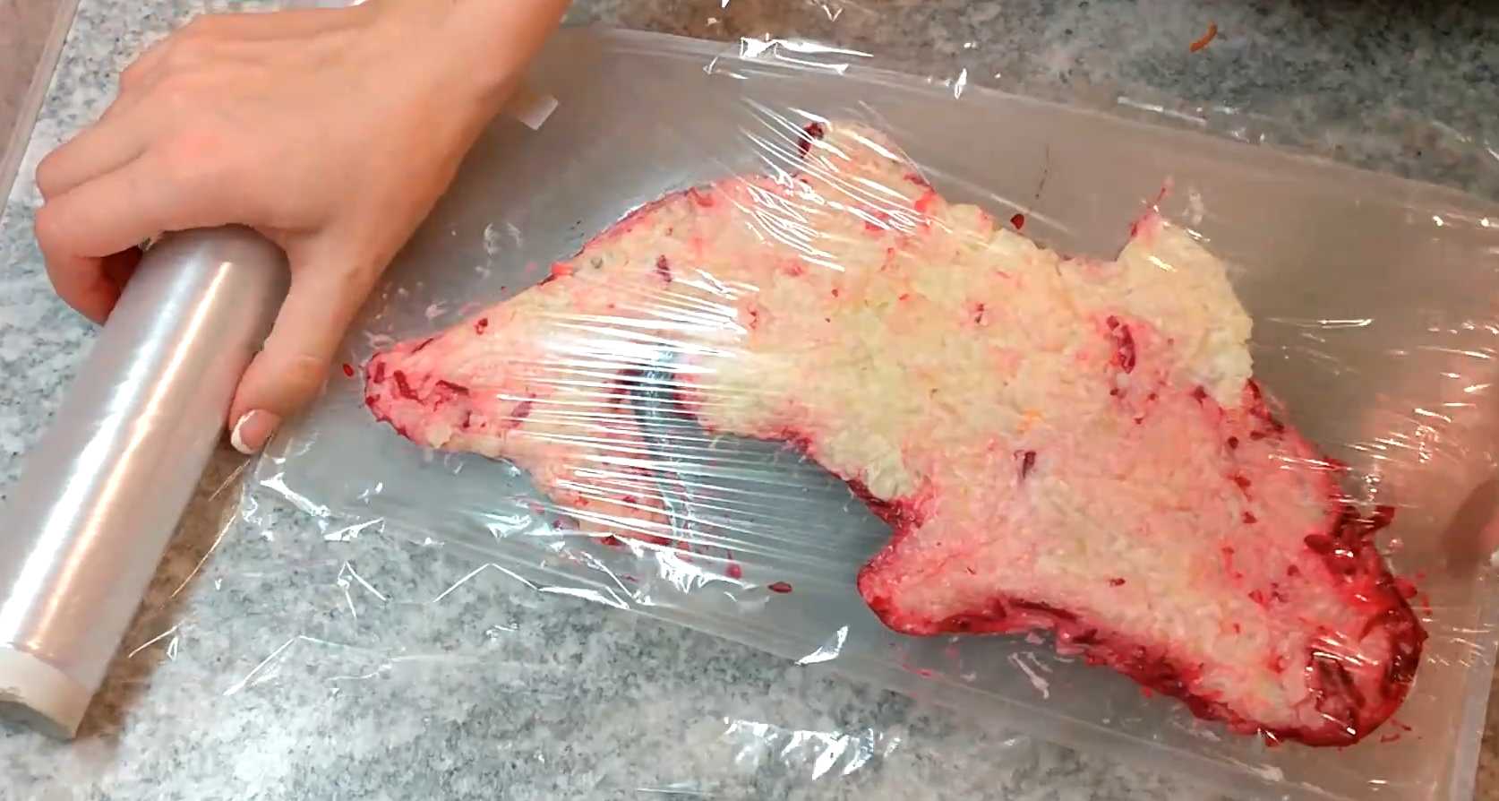 Hareng sous un manteau de fourrure en forme de poisson - Étape 11