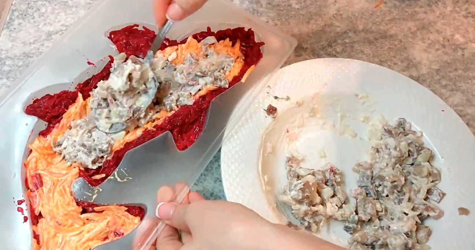 Hareng sous un manteau de fourrure en forme de poisson - Étape 9