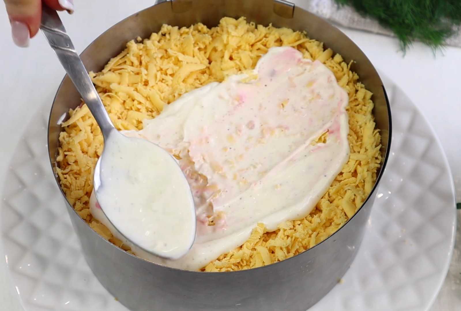 Hareng sous un manteau de fourrure avec du poulet - Étape 8