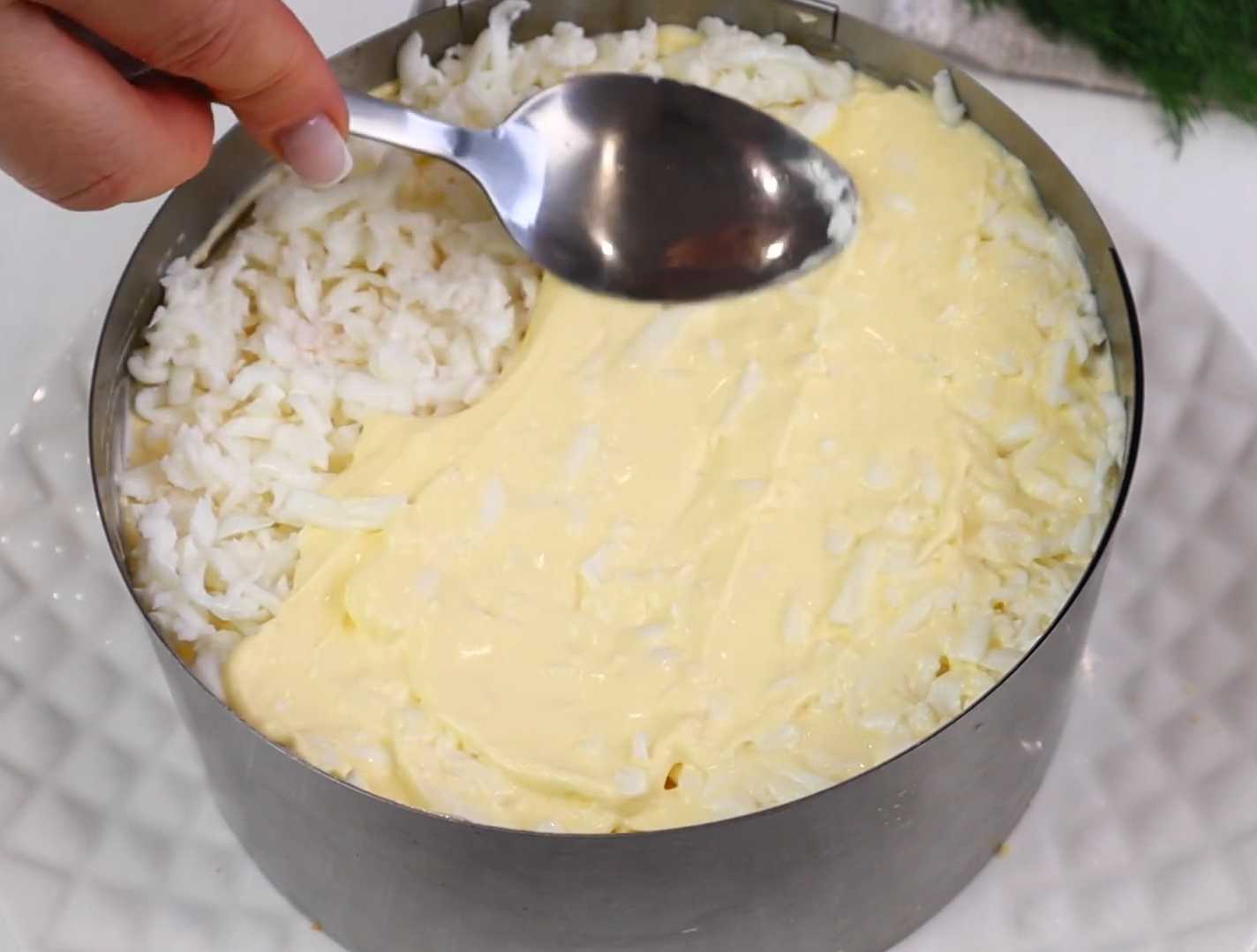 Hareng sous un manteau de fourrure avec du poulet - Étape 9