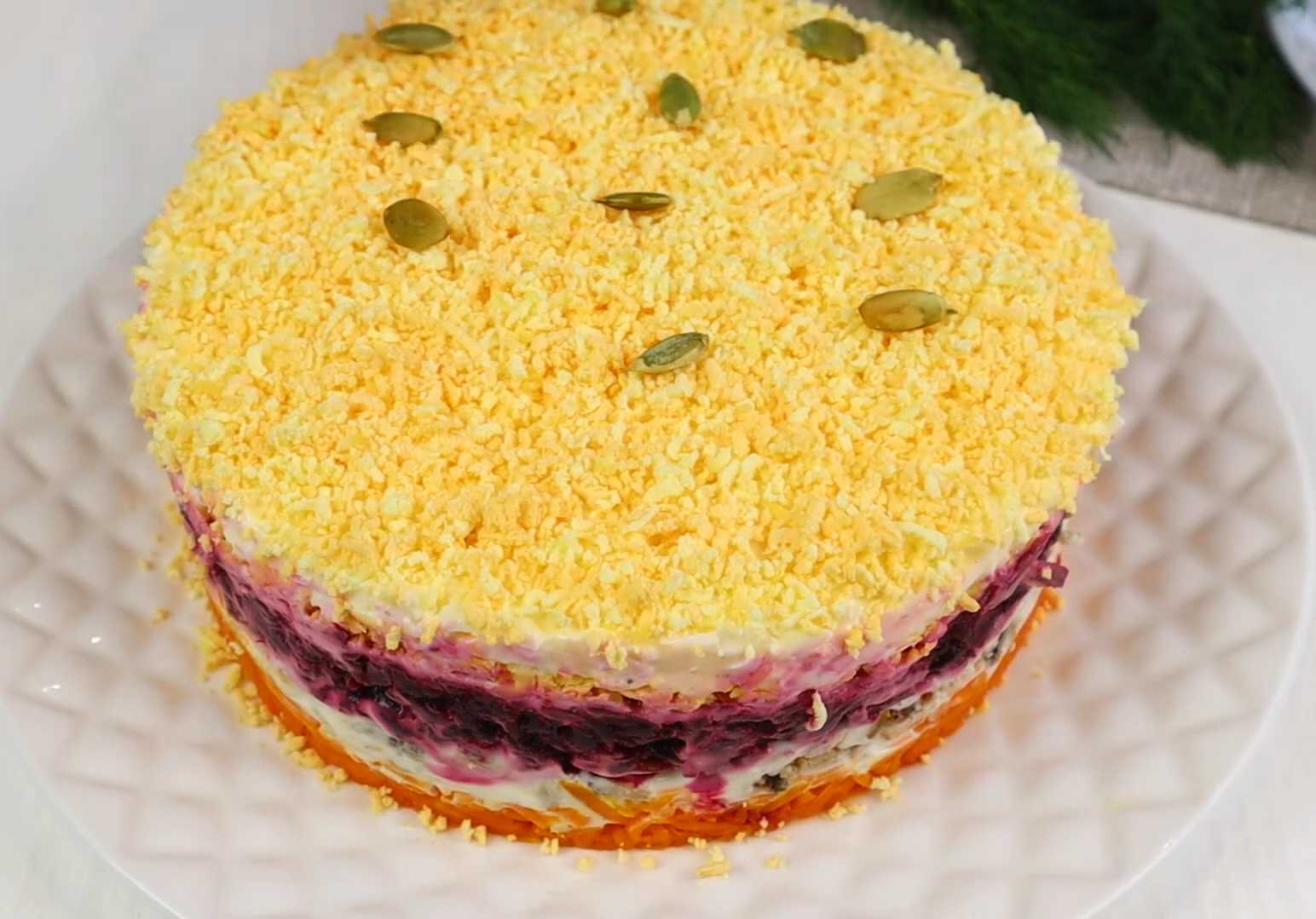 Hareng sous un manteau de fourrure avec du poulet - Étape 11