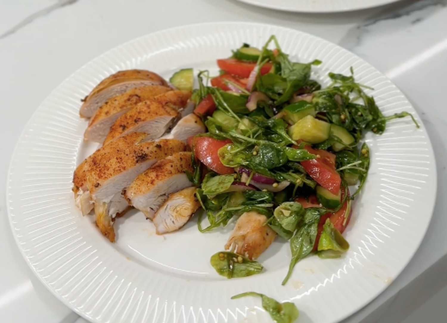 Blanc de poulet à la friteuse à air avec salade de légumes - Étape 6