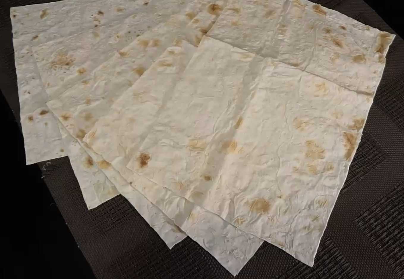 Hareng sous un manteau de fourrure dans un pain pita - Étape 4