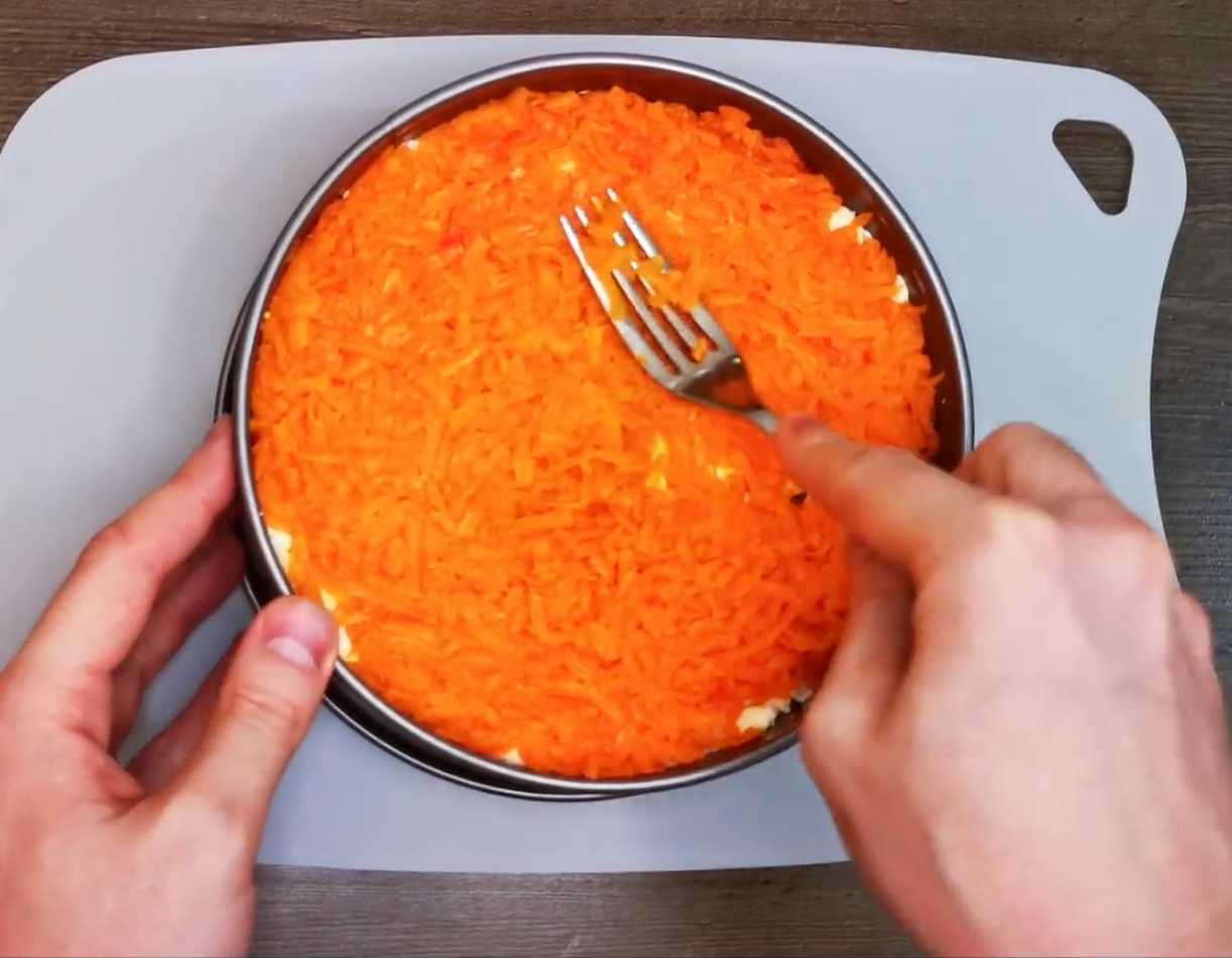 Hareng sous un manteau de fourrure avec du caviar de capelan - Étape 6