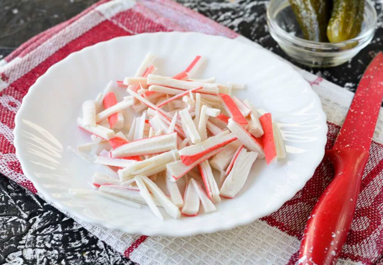 Salade de crabe aux cornichons - Étape 1