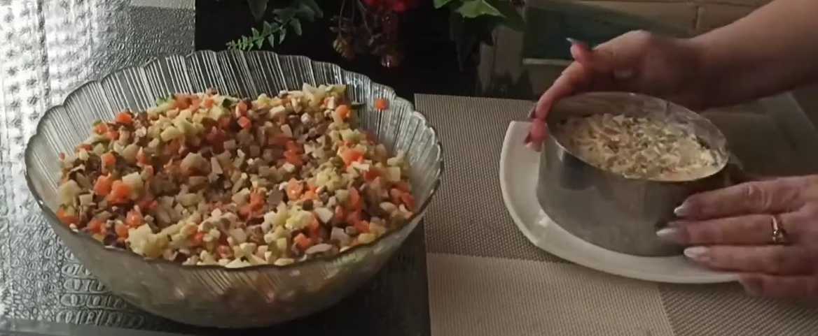 Salade Olivier à la langue de porc - Étape 8