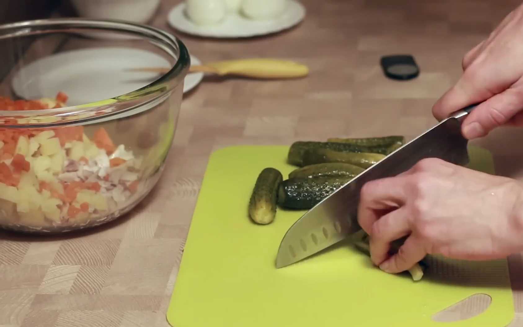 Salade Olivier au poisson fumé - Étape 3