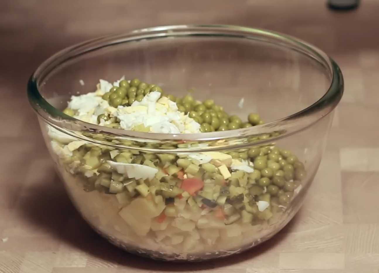 Salade Olivier au poisson fumé - Étape 5