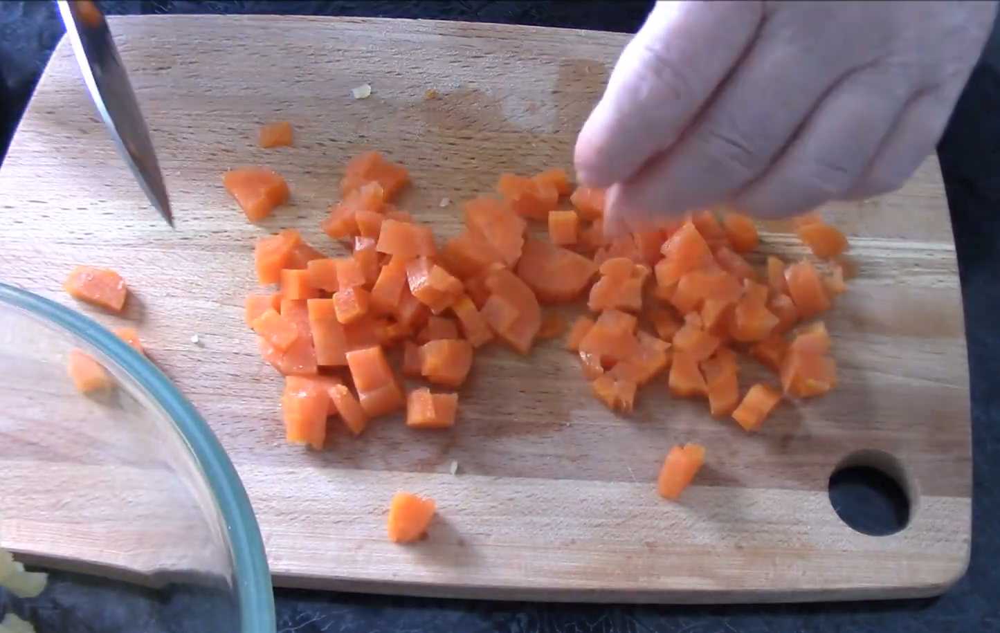 Salade Olivier aux calamars - Étape 2