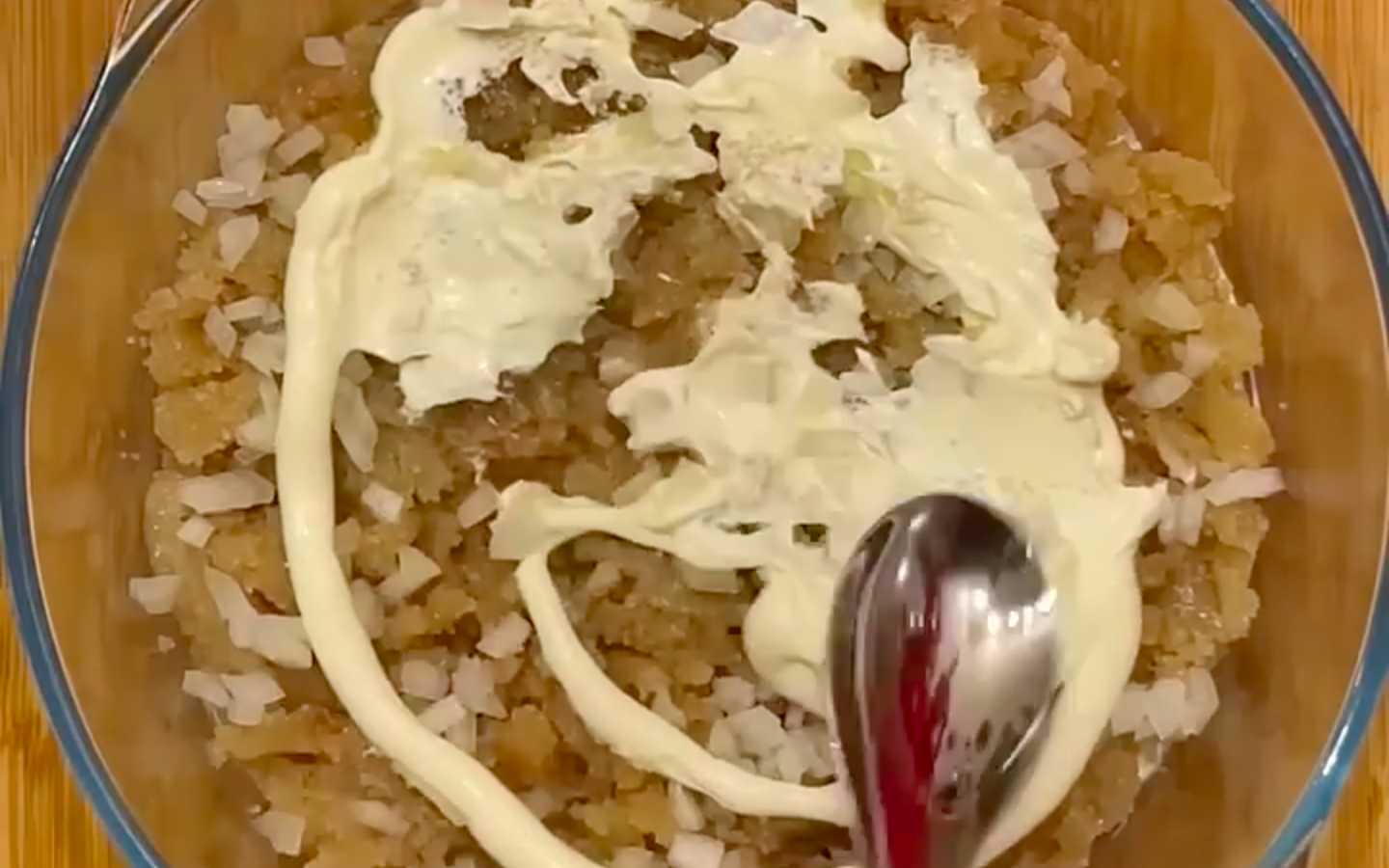 Hareng sous un manteau de fourrure avec du caviar - Étape 3