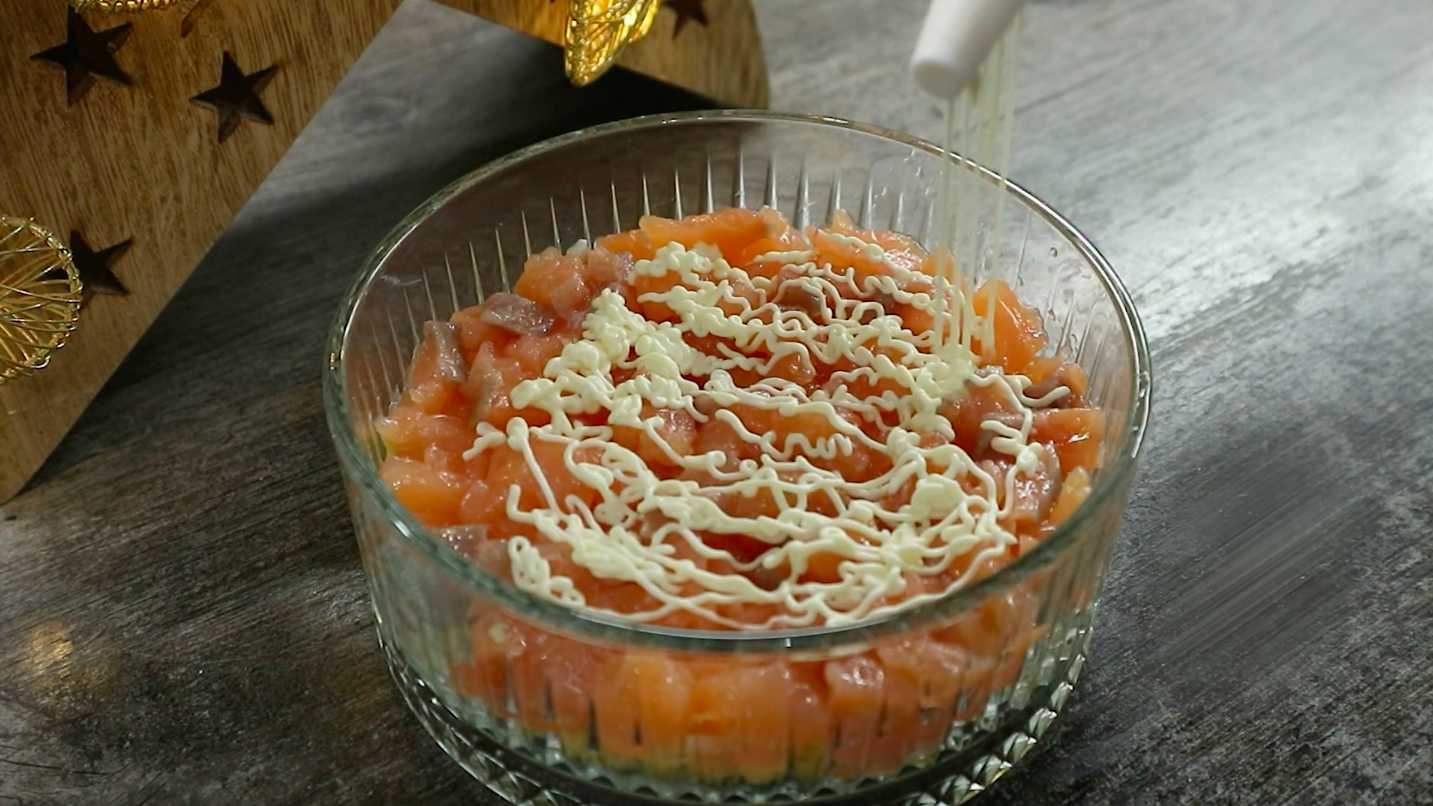 Hareng sous un manteau de fourrure avec du poisson rouge - Étape 6