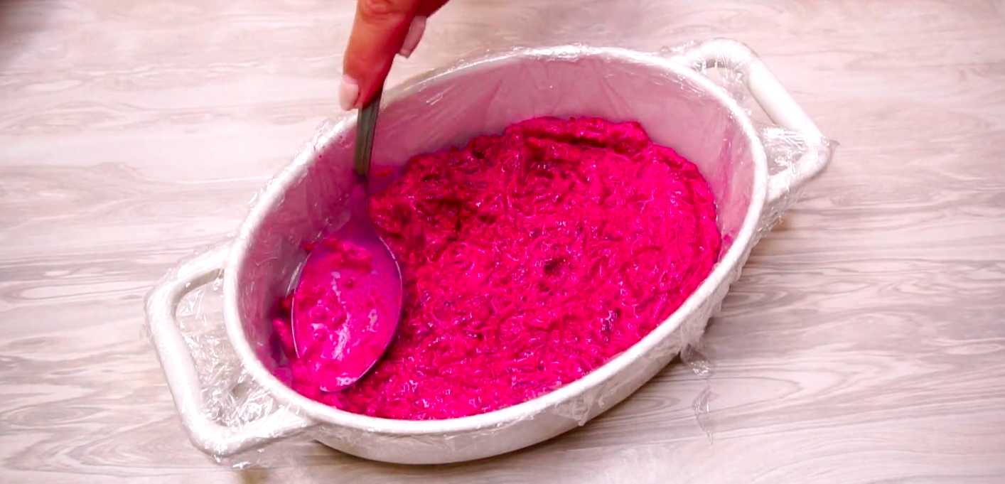 Hareng sous une couche de fourrure avec de la gélatine - Étape 10