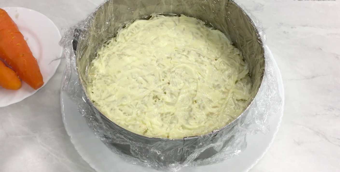 Hareng sous un manteau de fourrure avec des sprats - Étape 4