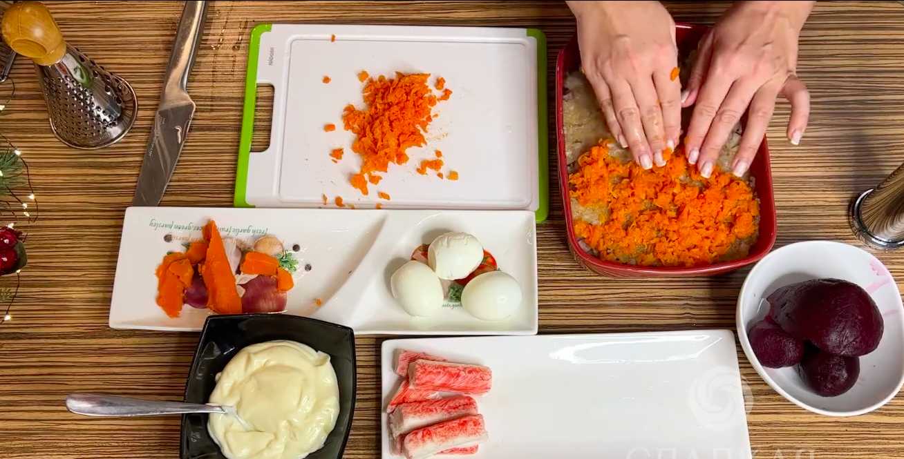 Hareng sous un manteau de fourrure avec du caviar de brochet - Étape 5