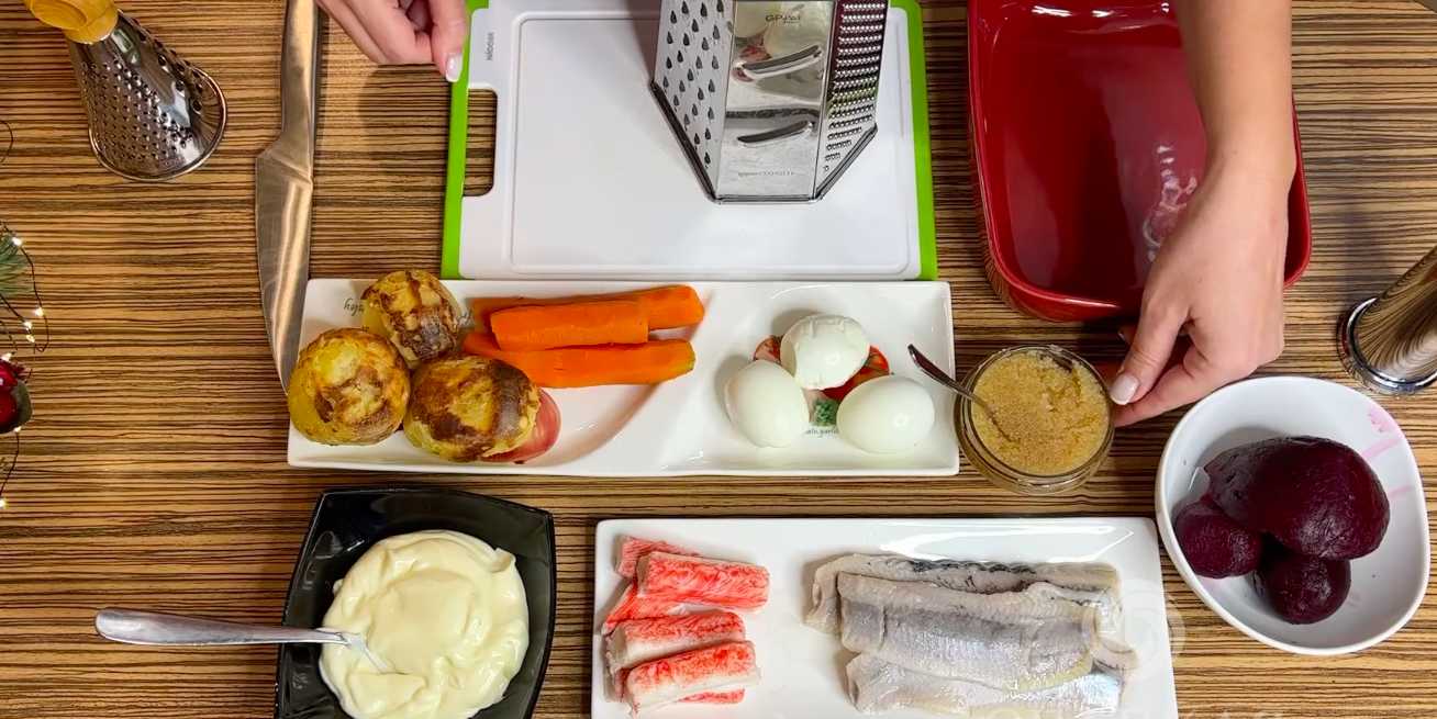 Hareng sous un manteau de fourrure avec du caviar de brochet - Étape 1