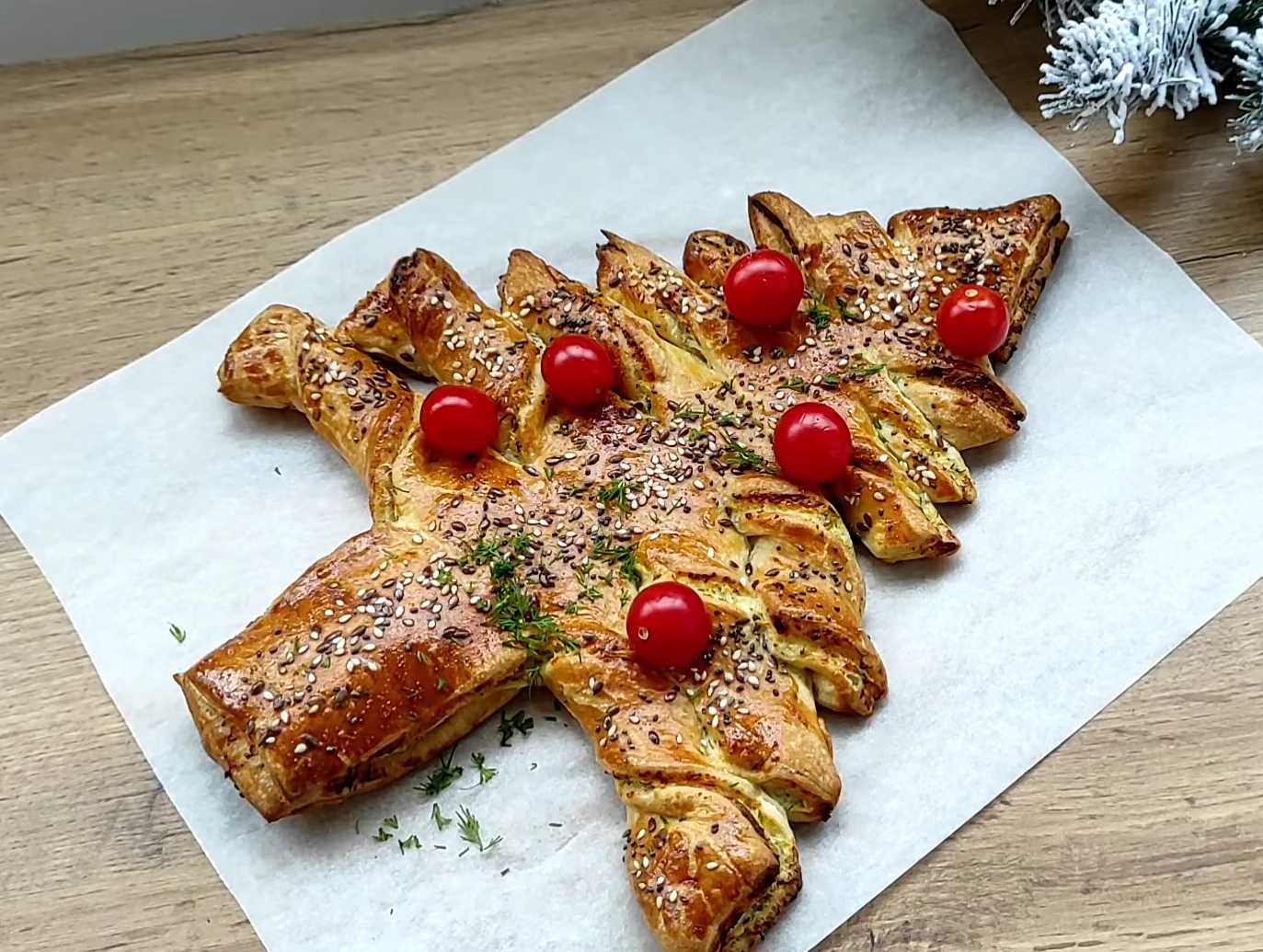 Tarte feuilletée en forme de sapin de Noël - Étape 12