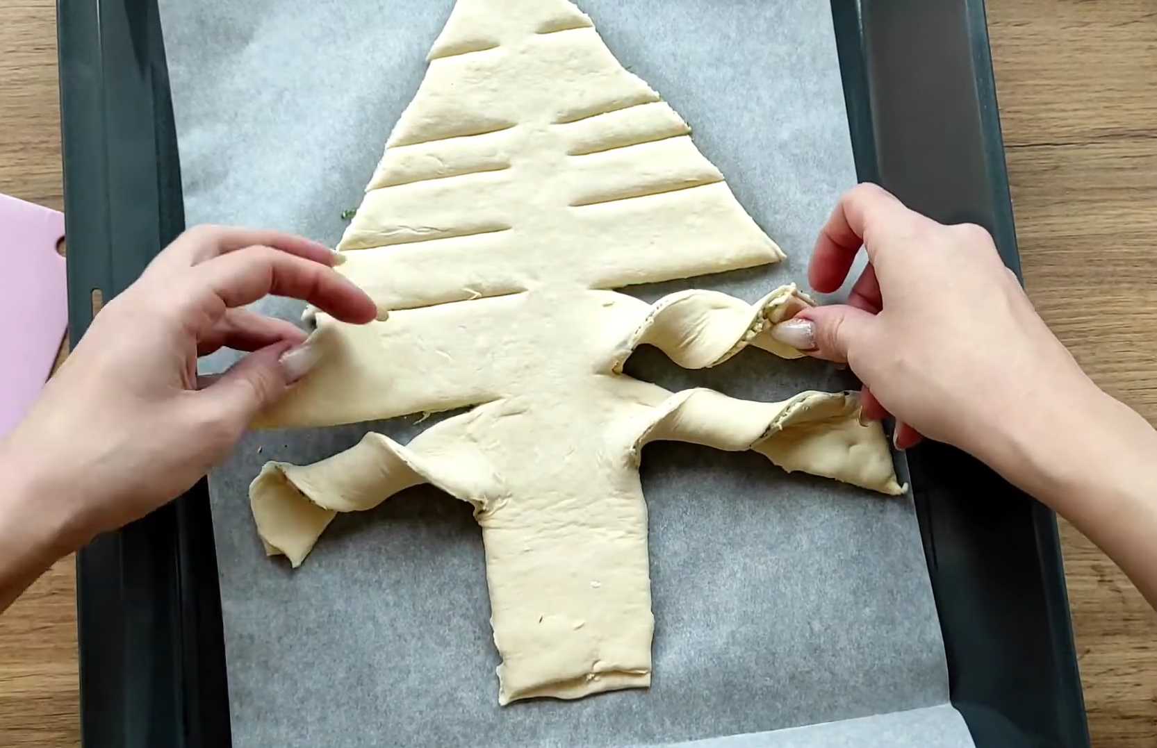Tarte feuilletée en forme de sapin de Noël - Étape 8