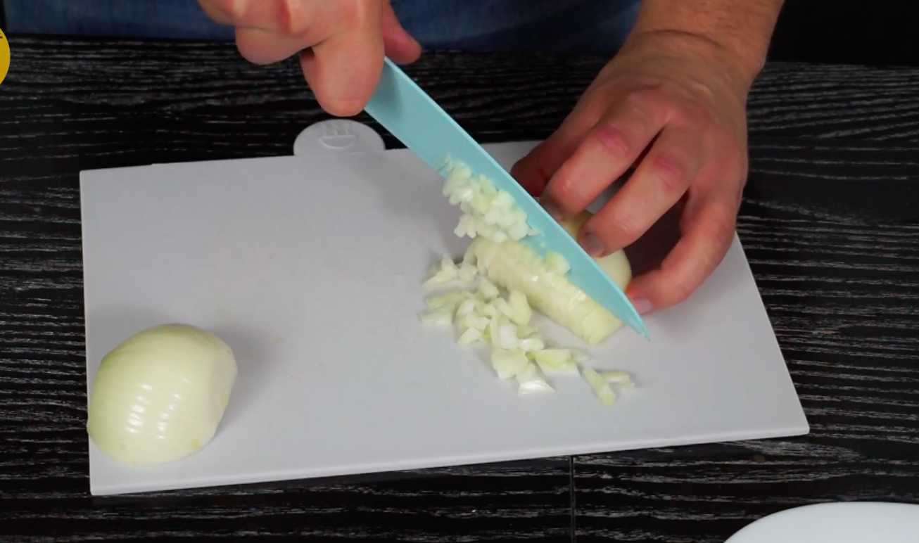 Hareng sous un manteau de fourrure avec pomme - Étape 2