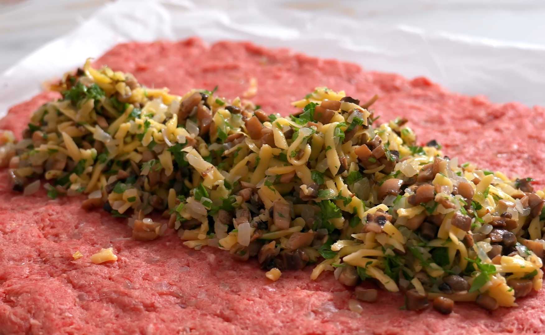 Rouleau de viande hachée aux champignons et au fromage - Étape 9