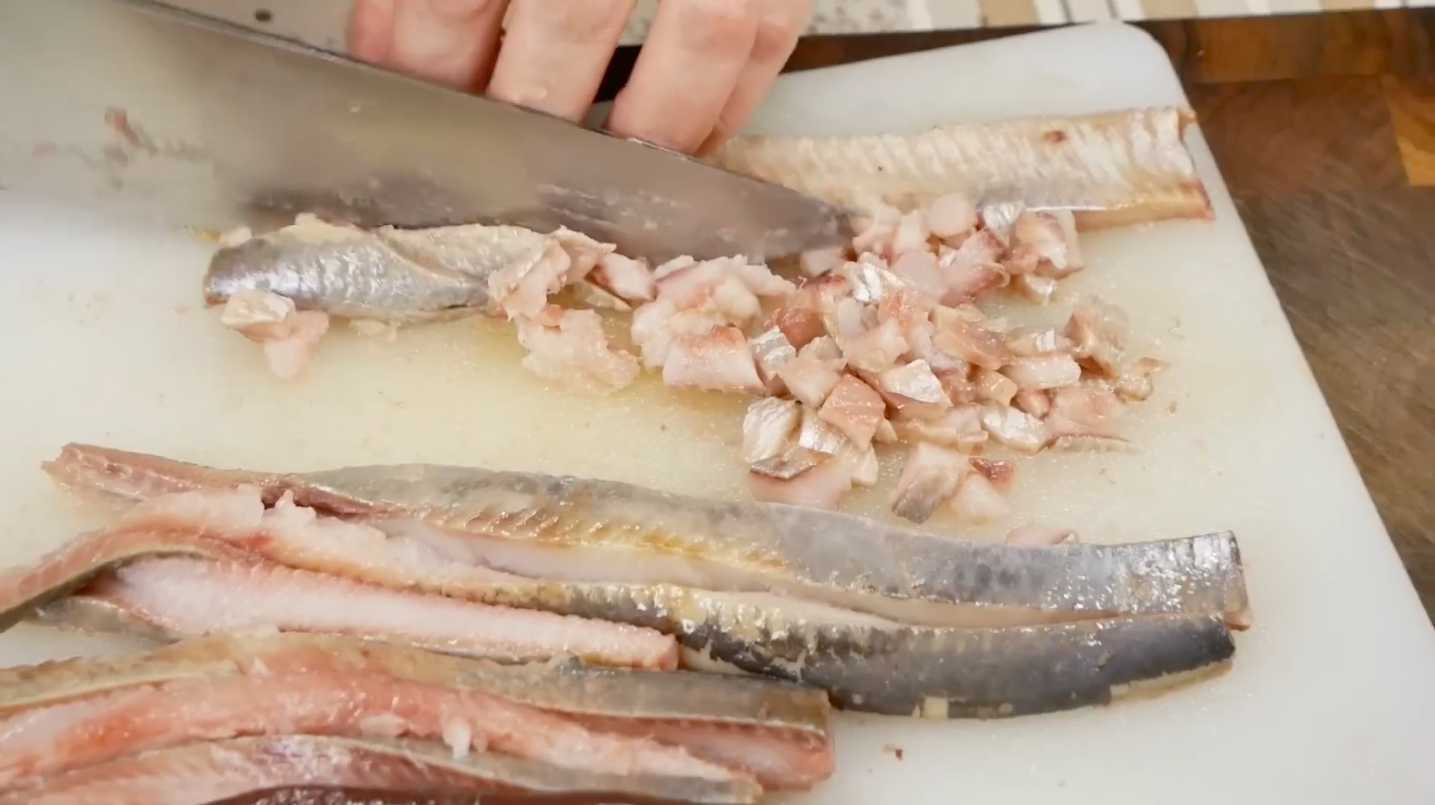 Harengs enroulés sous un manteau de fourrure - Étape 2