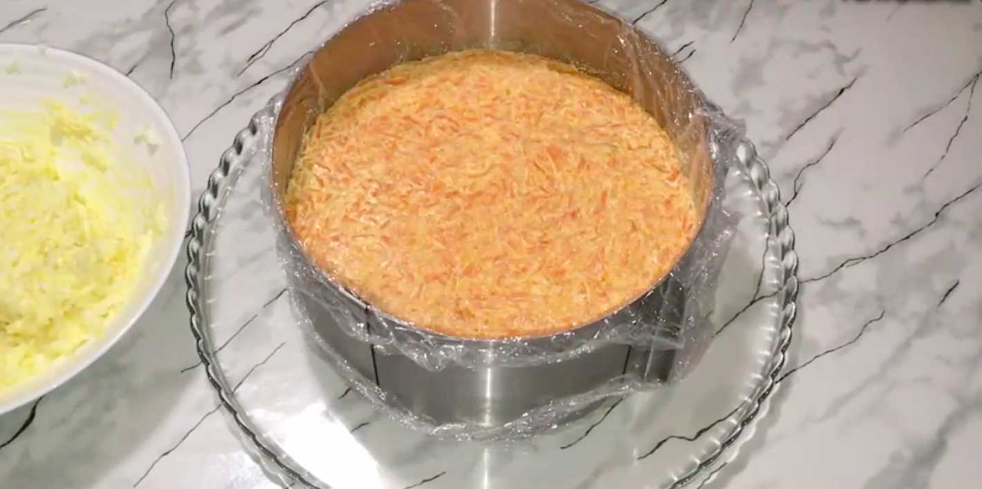 Salade de harengs sous un manteau de fourrure - Étape 8