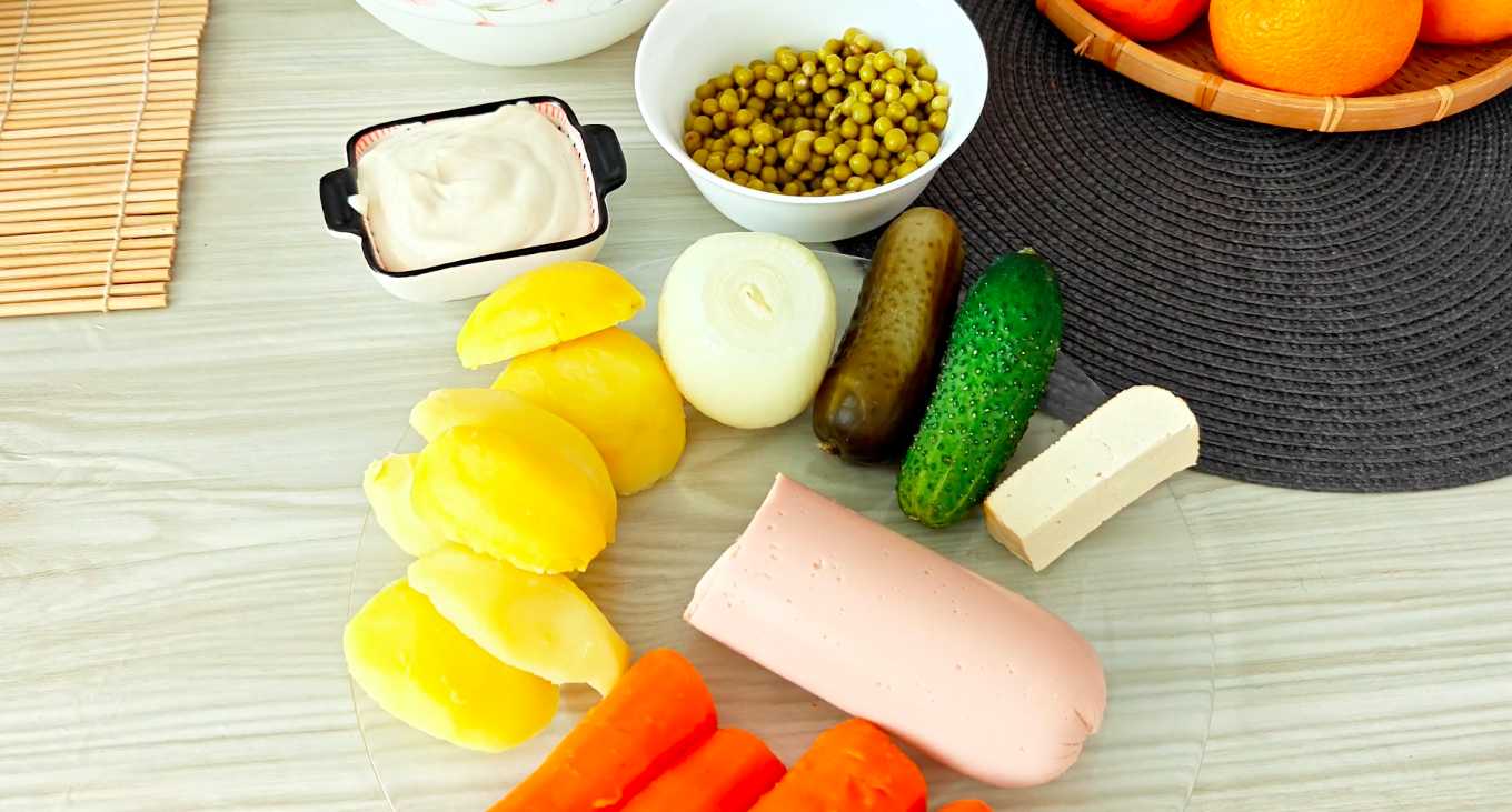 Salade Olivier végétarienne sans saucisse - Étape 1