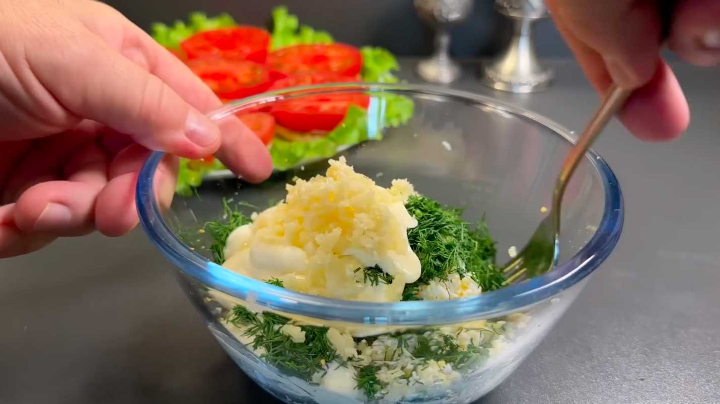 Mini-cupcakes à la tomate fourrés aux œufs - Étape 8