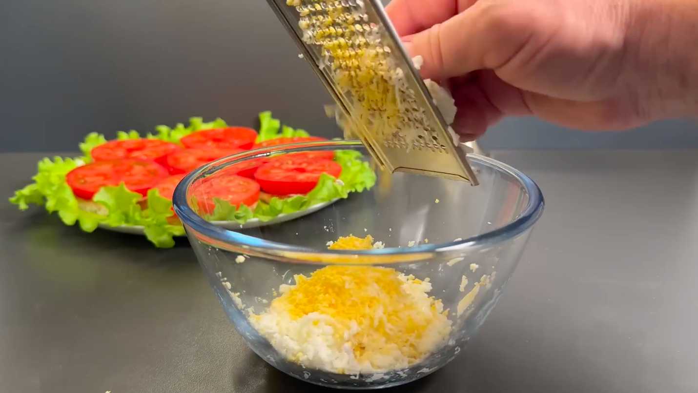 Mini-cupcakes à la tomate fourrés aux œufs - Étape 7