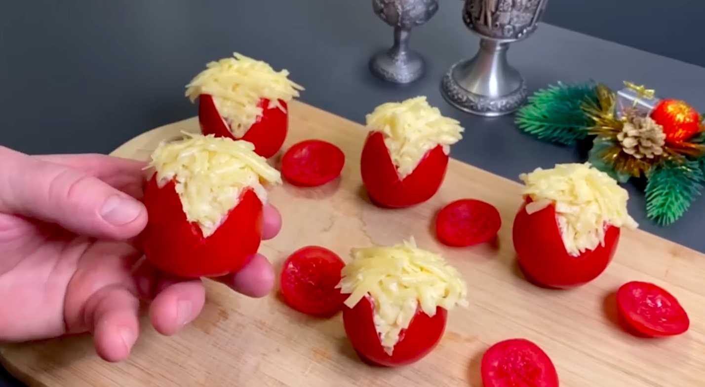 Cupcakes de Noël en forme de sushis sur le thème du Père Noël - Étape 4