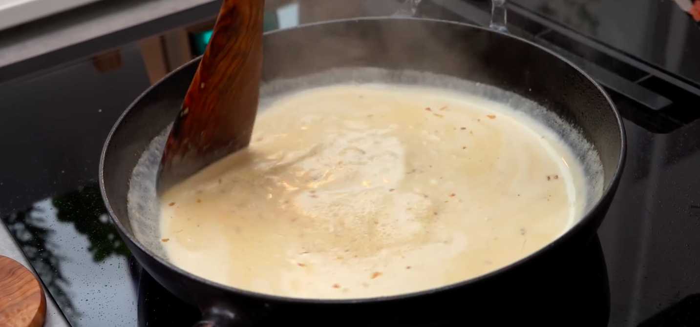 Poulet croustillant à la sauce crémeuse à l'ail et au parmesan - Étape 8